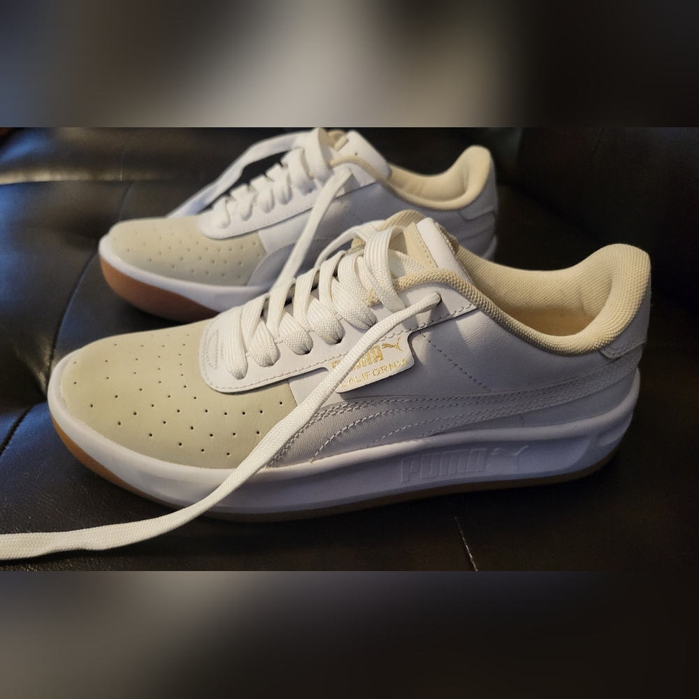 PUMA size 6.5 Sneakers white cream gold
